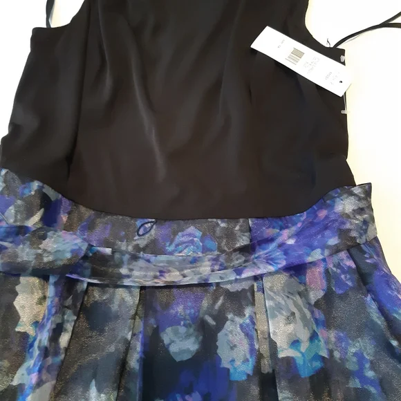 Dress🎀🎀🎀🎀 - Picture 5 of 7